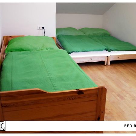 Aco Living - A Cheap Overnight Klagenfurt am Woerthersee ภายนอก รูปภาพ
